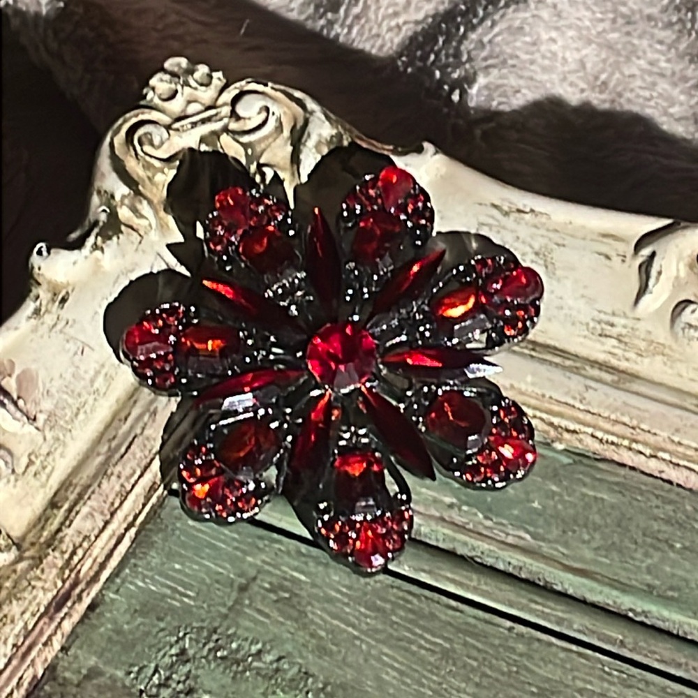 Red gem flower brooch